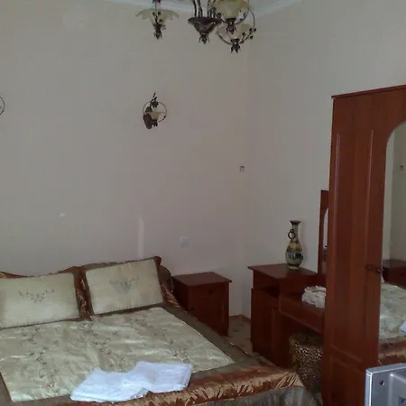 Ekaterininskaya Apartment *